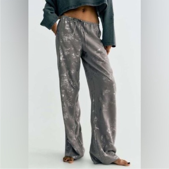 ZARA | PRINTED FOIL PANTS - Picture 2 of 5